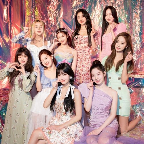 TWICE announces their 5th world tour.