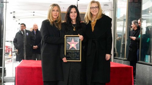 Jennifer Aniston and Lisa Kudrow supported Courteney Cox, who received a star on the Walk of Fame